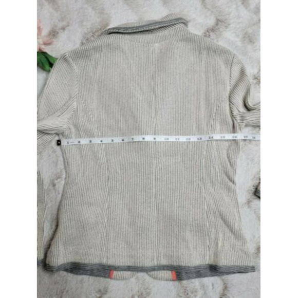 ✨️CL AnnTaylor Loft Cotton Gray Cream Pinstripe Fabric Two Button Blazer Size XS - Picture 10 of 12